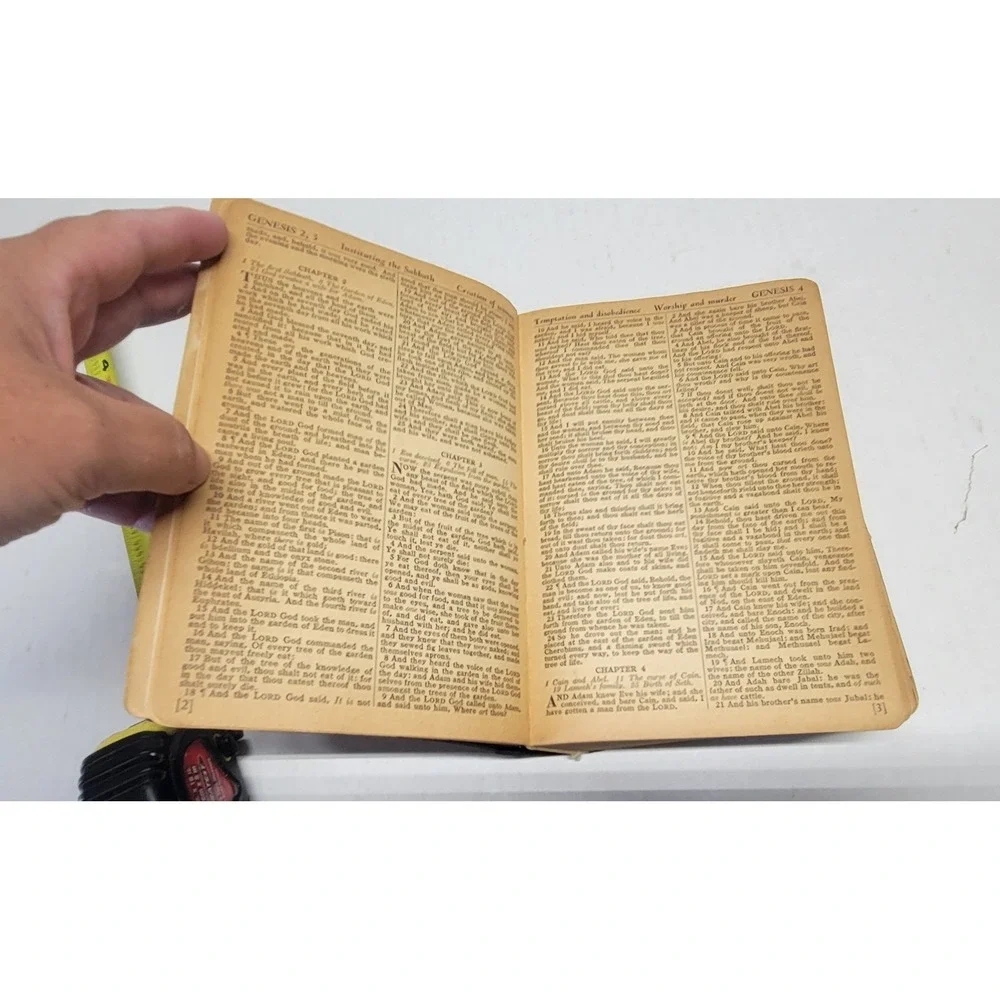 Vintage 1957 Holy Bible Red Letter Edition KJV Books‎ Inc Black Faux Leather